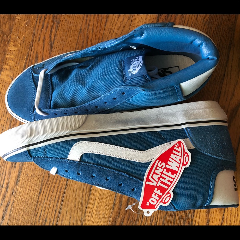 NWT hightop Mens Vans sneaker